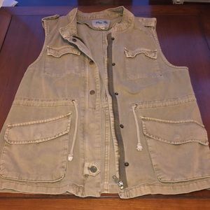 Army green cargo vest